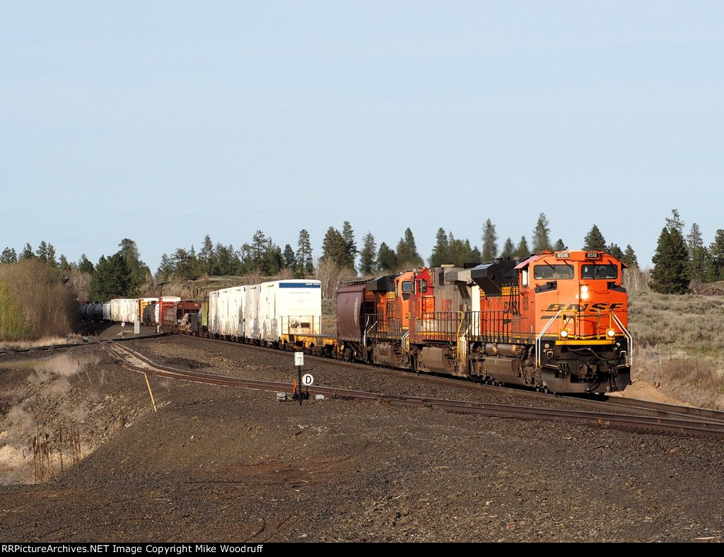 BNSF 8518